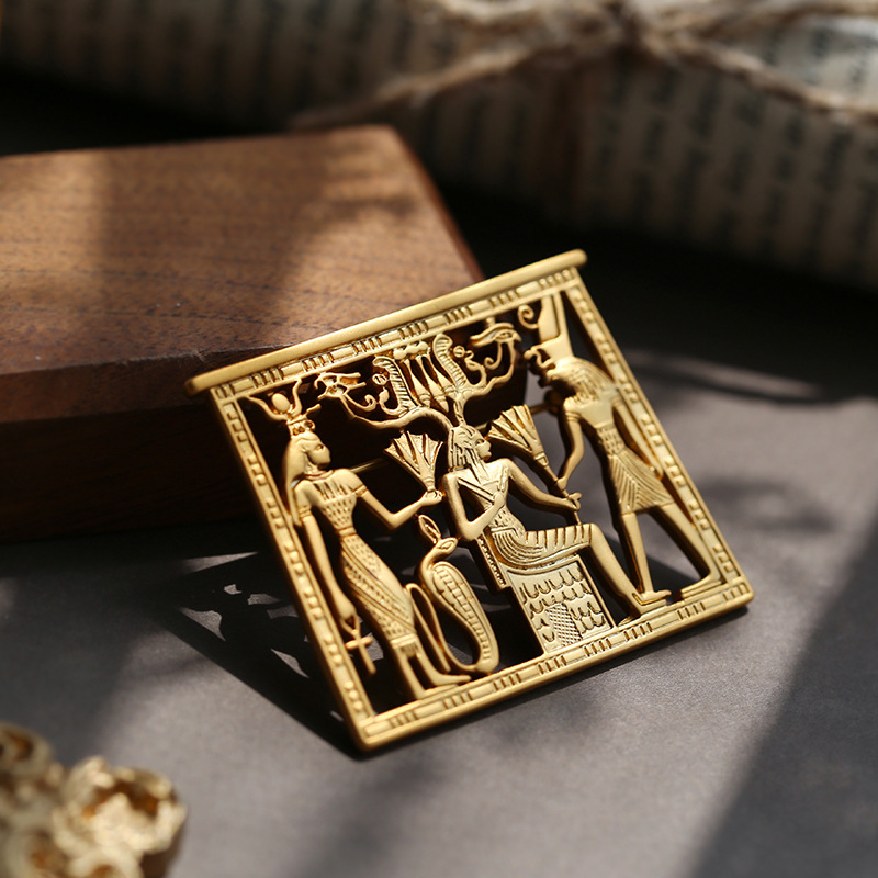 Broche pharaon d'Egypte carrée - Men Fashion Egypt avis et prix
